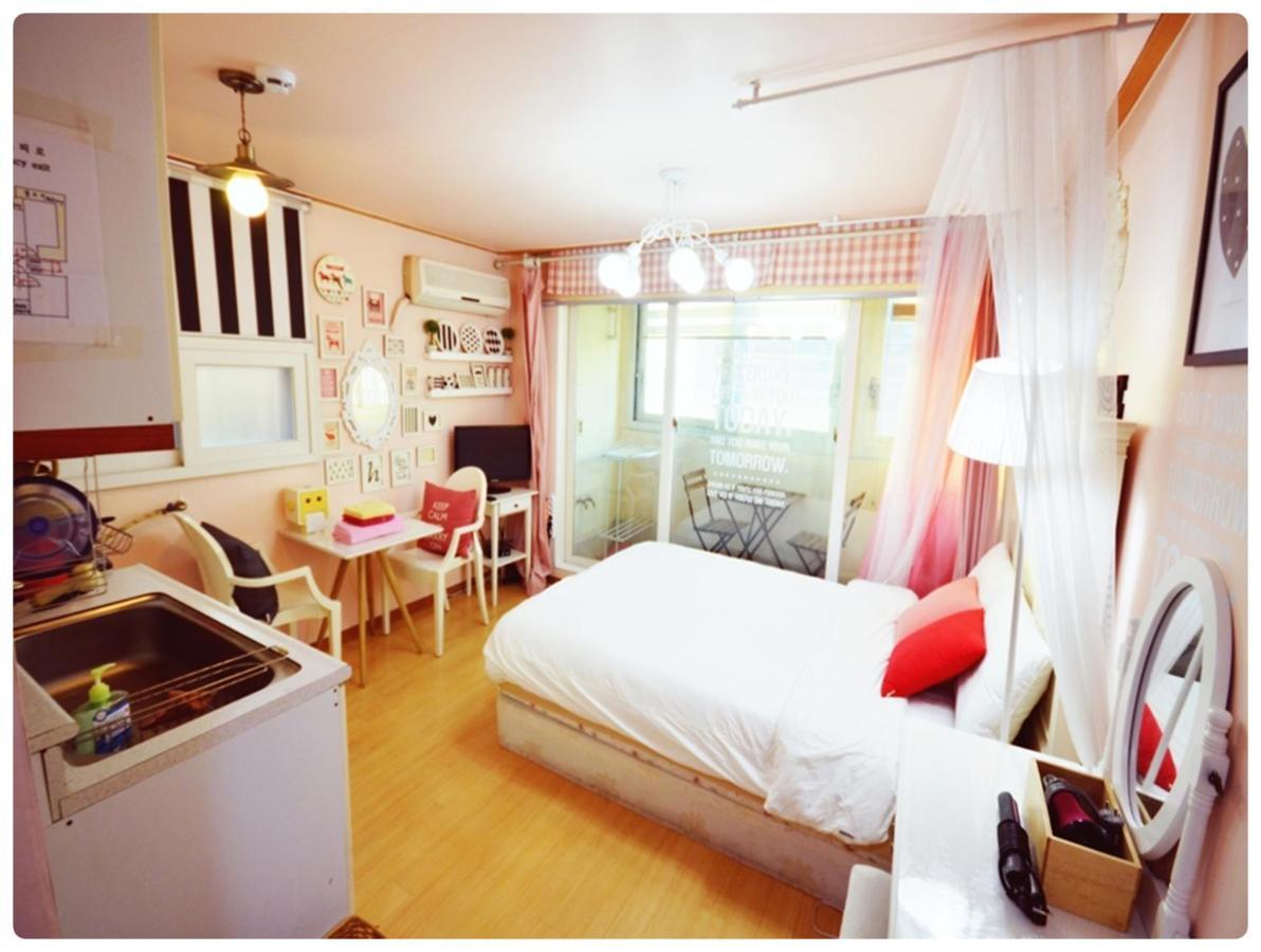 Han River Residence & Guesthouse Сеул Екстериор снимка