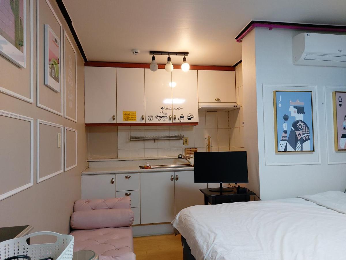Han River Residence & Guesthouse Сеул Екстериор снимка