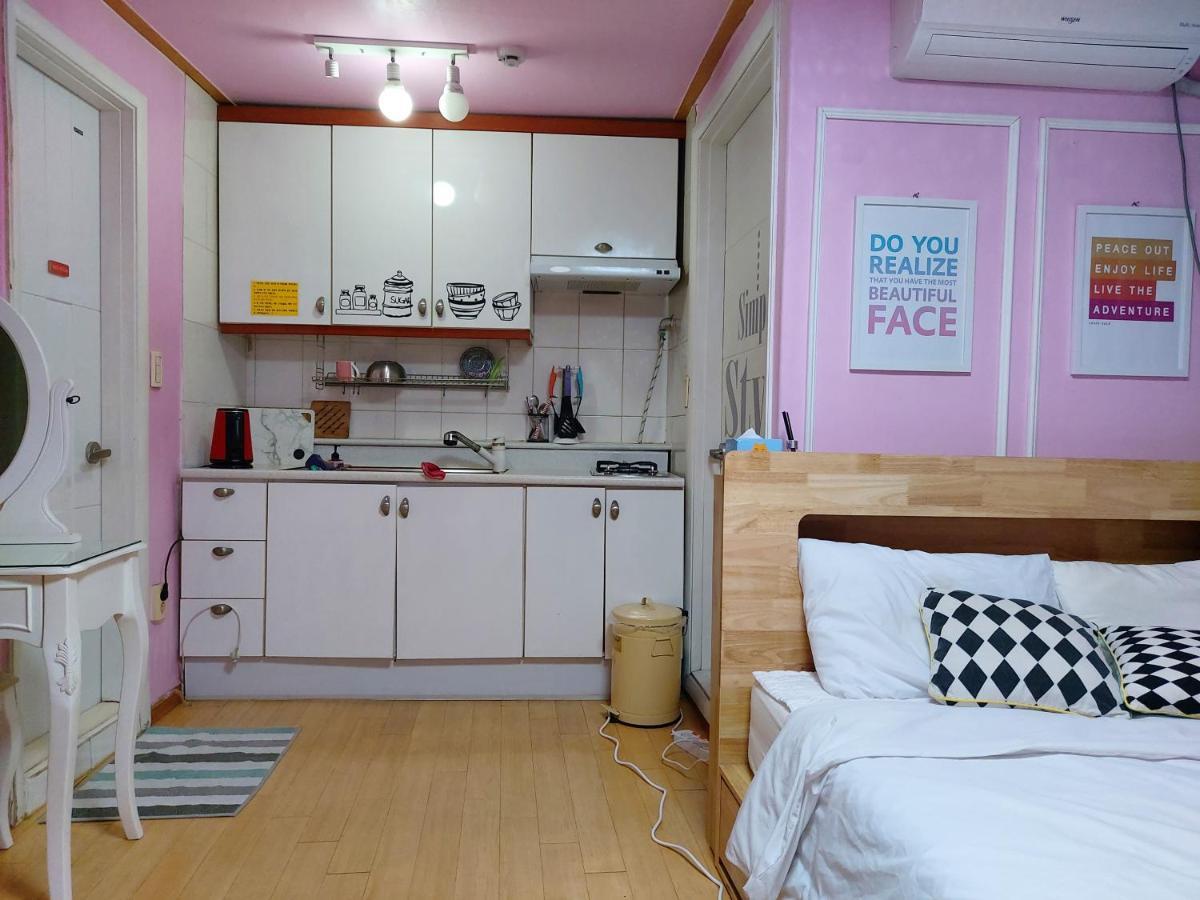 Han River Residence & Guesthouse Сеул Екстериор снимка