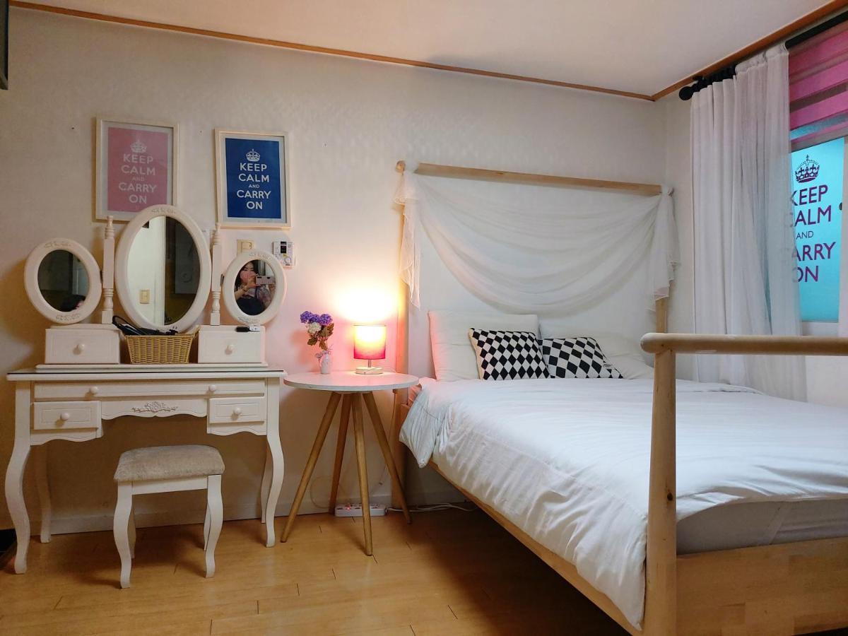 Han River Residence & Guesthouse Сеул Екстериор снимка