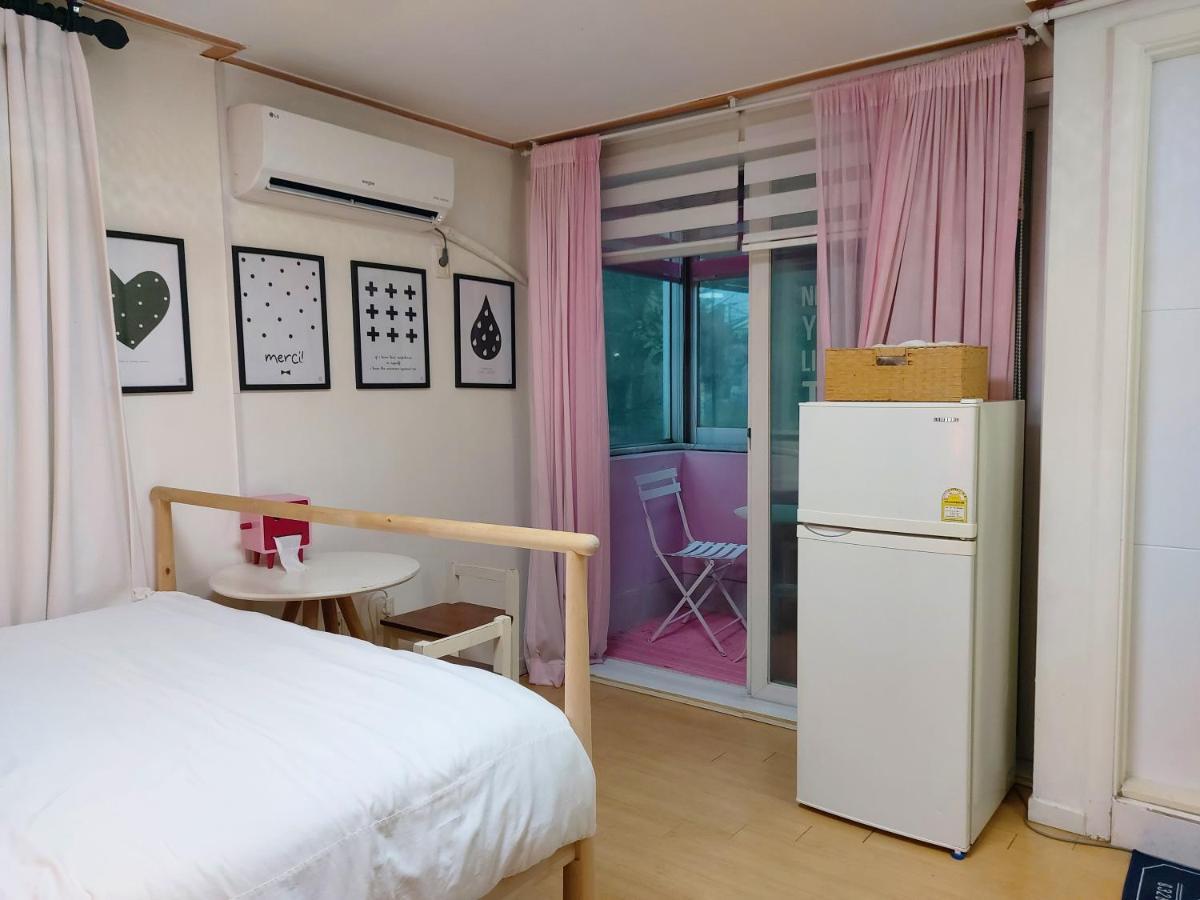 Han River Residence & Guesthouse Сеул Екстериор снимка