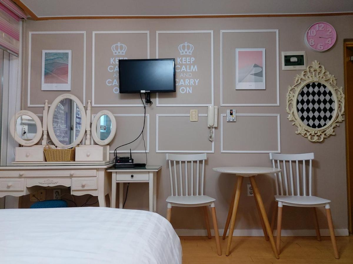 Han River Residence & Guesthouse Сеул Екстериор снимка