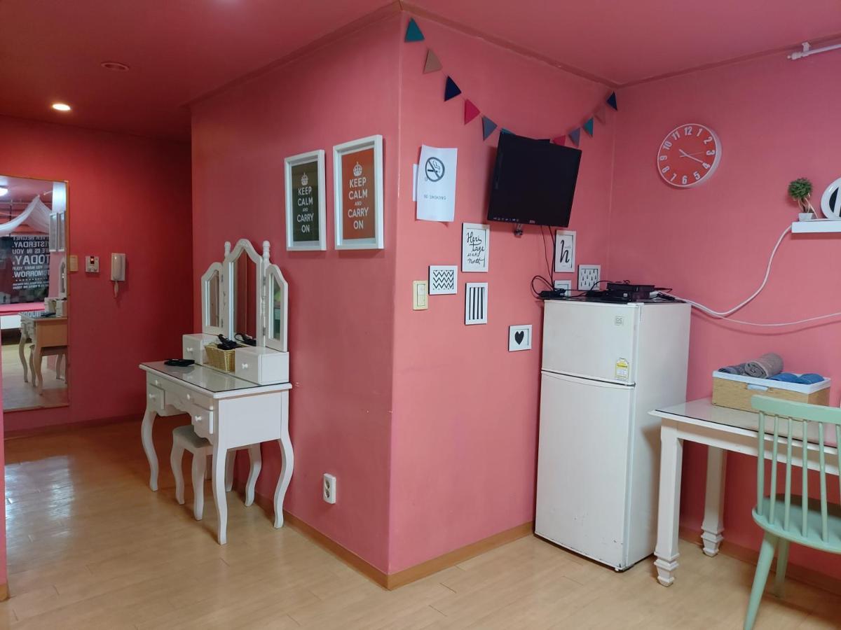 Han River Residence & Guesthouse Сеул Екстериор снимка