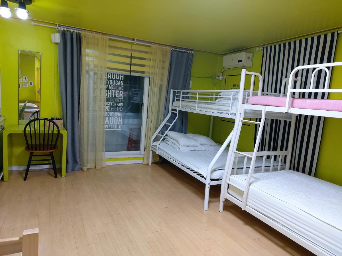 Han River Residence & Guesthouse Сеул Екстериор снимка